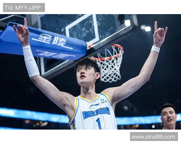 曾凡博：从青涩新星到篮球赛场的璀璨明珠，未来可期的传奇之路